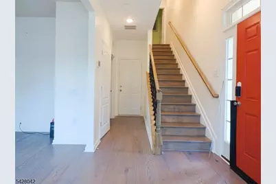 33 Ambrosia Ct, Livingston, NJ 07039 - Photo 6