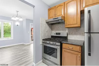212 Village Cmns, Raritan Township, NJ 08822 - Photo 12
