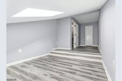 212 Village Cmns, Raritan Township, NJ 08822 - Photo 26