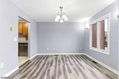 212 Village Cmns, Raritan Township, NJ 08822 - Photo 14