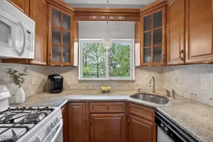 919 Burgundy Way, Wayne, NJ 07470 - Photo 8