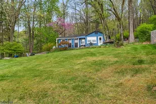 81 Turtleback Rd, Washington Township, NJ 07853 - Photo 6