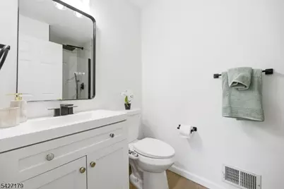 214 Swathmore Dr, Nutley, NJ 07110 - Photo 26