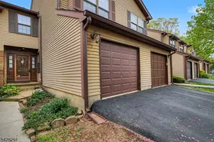 71 Bayberry Dr, Franklin Township, NJ 08873 - Photo 2
