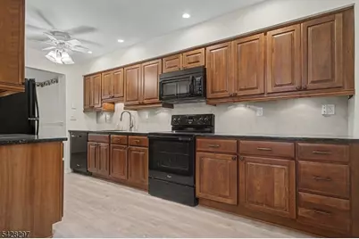 71 Bayberry Dr, Franklin Township, NJ 08873 - Photo 4