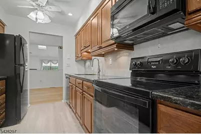 71 Bayberry Dr, Franklin Township, NJ 08873 - Photo 6