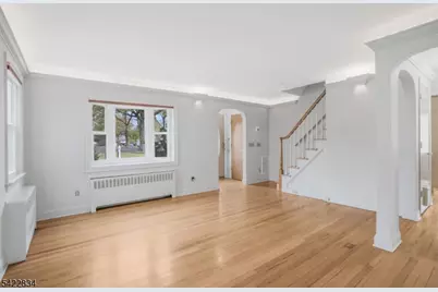 3 Shawnee Rd, Cranford Township, NJ 07016 - Photo 4