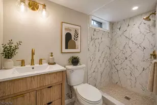 2031 Pleasant Pkwy, Union Township, NJ 07083 - Photo 16
