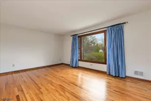9 Symonds Ln, Lebanon Township, NJ 08826 - Photo 4