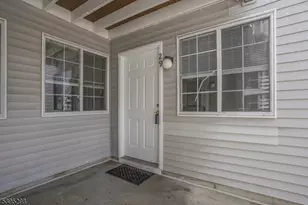 29 Cheswich Ct Ondo, Bedminster Township, NJ 07921 - Photo 2