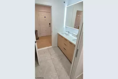 7 Soho Dr #115, Jersey City, NJ 07305 - Photo 8