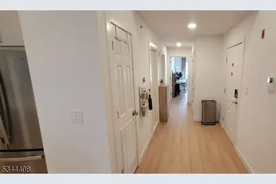 7 Soho Dr #115, Jersey City, NJ 07305 - Photo 4