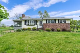 123 Lilac Dr, Clinton Township, NJ 08801 - Photo 2