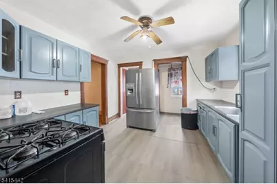 88 Woodbridge Ave, Woodbridge Township, NJ 07077 - Photo 6