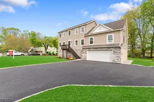 128 Big Piece Rd, Fairfield, NJ 07004 - Photo 2