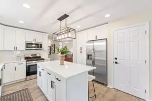128 Big Piece Rd, Fairfield, NJ 07004 - Photo 4