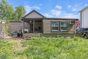43 Maitland Pl, Garfield, NJ 07026 - Photo 16