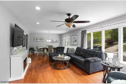 13 Forest Ln, Green Brook Township, NJ 08812 - Photo 10