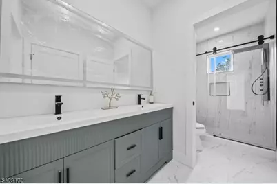 52 Congressional Pkwy, Livingston, NJ 07039 - Photo 28