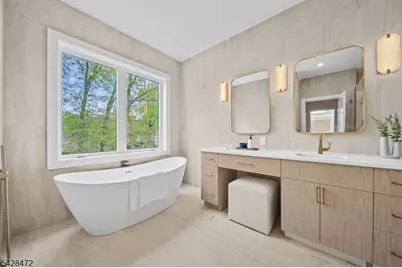 52 Congressional Pkwy, Livingston, NJ 07039 - Photo 22