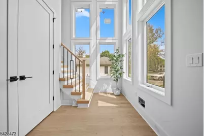 52 Congressional Pkwy, Livingston, NJ 07039 - Photo 4