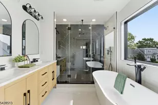 95 Huron Ave, Clifton, NJ 07013 - Photo 32