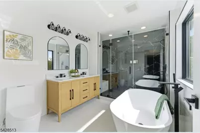 95 Huron Ave, Clifton, NJ 07013 - Photo 34