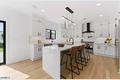 95 Huron Ave, Clifton, NJ 07013 - Photo 14