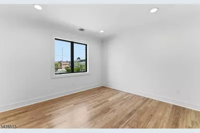 95 Huron Ave, Clifton, NJ 07013 - Photo 22