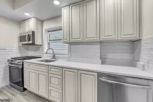 318 S 7th St, Elizabeth, NJ 07202 - Photo 4