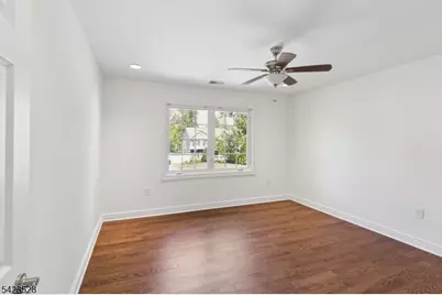 49 Hall Dr, Clark Township, NJ 07066 - Photo 20
