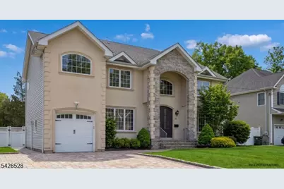 49 Hall Dr, Clark Township, NJ 07066 - Photo 2