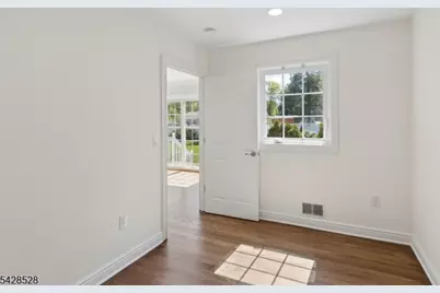 49 Hall Dr, Clark Township, NJ 07066 - Photo 16