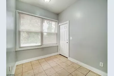 564 Sanford Ave, Newark, NJ 07106 - Photo 12