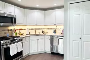 406 Jefferson Ct, Edgewater, NJ 07020 - Photo 8