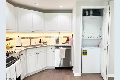 406 Jefferson Court #PH6, Edgewater, NJ 07020 - Photo 10
