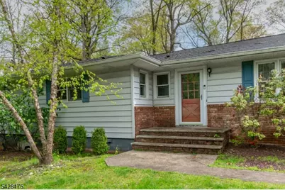19 Floral Rd, Raritan Township, NJ 08822 - Photo 2