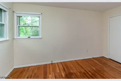 19 Floral Rd, Raritan Township, NJ 08822 - Photo 24