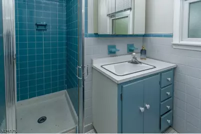 19 Floral Rd, Raritan Township, NJ 08822 - Photo 22