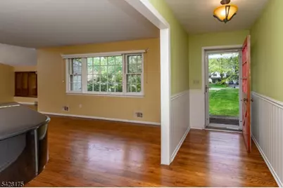 19 Floral Rd, Raritan Township, NJ 08822 - Photo 4