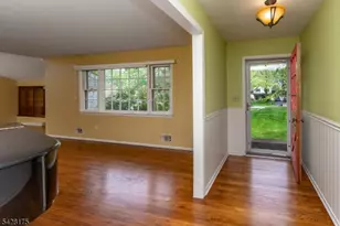 19 Floral Rd, Raritan Township, NJ 08822 - Photo 4