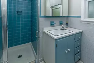 19 Floral Rd, Raritan Township, NJ 08822 - Photo 20