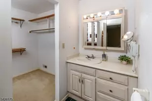 19 Floral Rd, Raritan Township, NJ 08822 - Photo 18