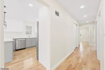 271 Schley St, Newark, NJ 07112 - Photo 12