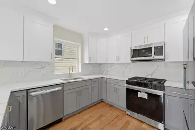 271 Schley St, Newark, NJ 07112 - Photo 8
