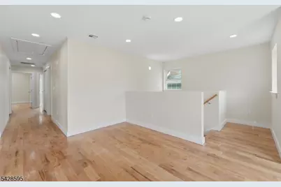 271 Schley St, Newark, NJ 07112 - Photo 22