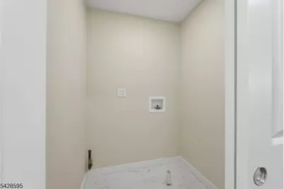 271 Schley St, Newark, NJ 07112 - Photo 18
