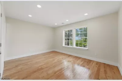 271 Schley St, Newark, NJ 07112 - Photo 32