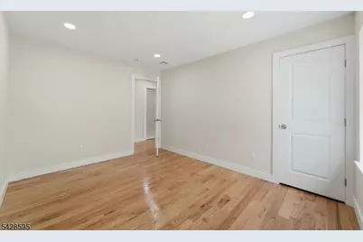 271 Schley St, Newark, NJ 07112 - Photo 36