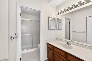 60 Wentworth Rd, Bedminster Township, NJ 07921 - Photo 12